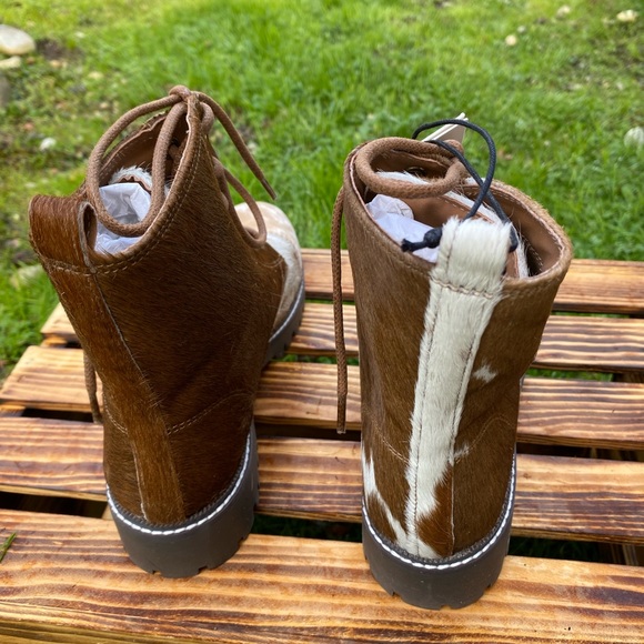 SIZE 9 Cowhide Boots - Picture 4 of 4